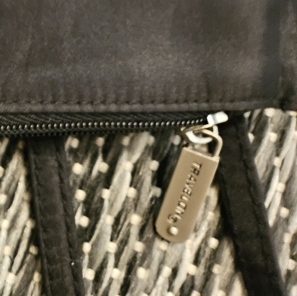TRAVELON Crossbody Bag/Wallet (NWOT) - Picture 8 of 8